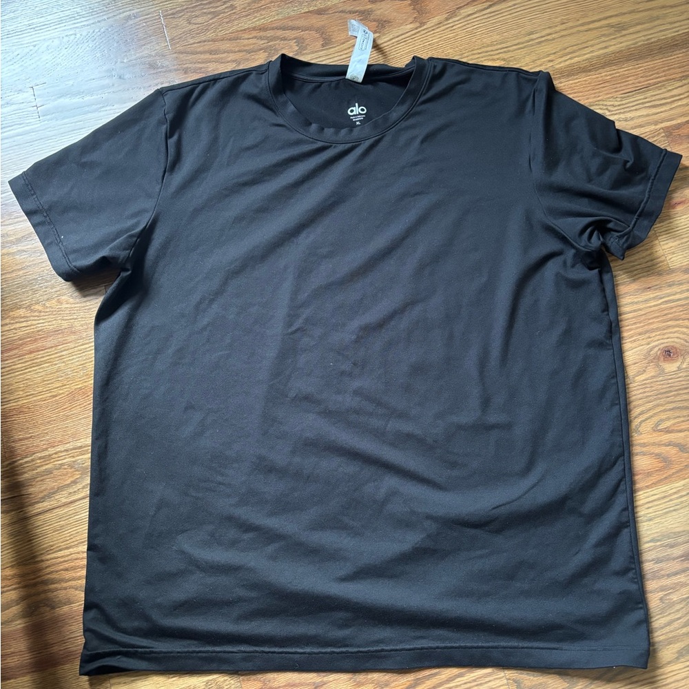 ALO Yoga Men’s Black Short Sleeve Crew T-Shirt